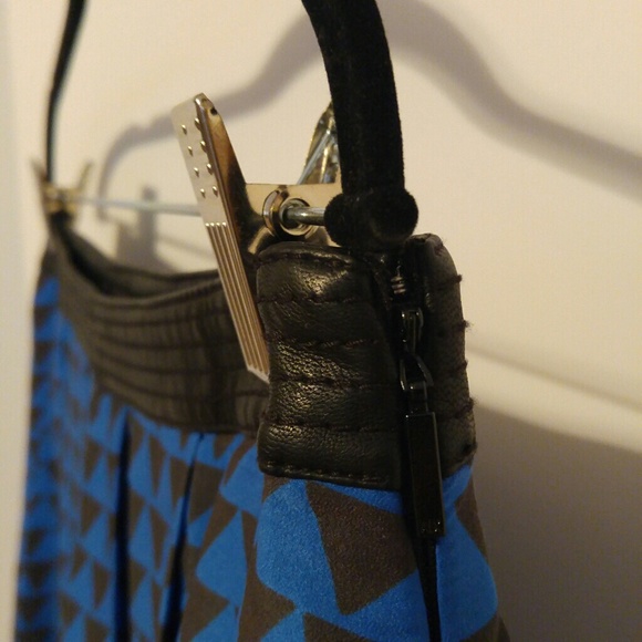 Armani Exchange Triangle Skirt - Picture 6 of 8